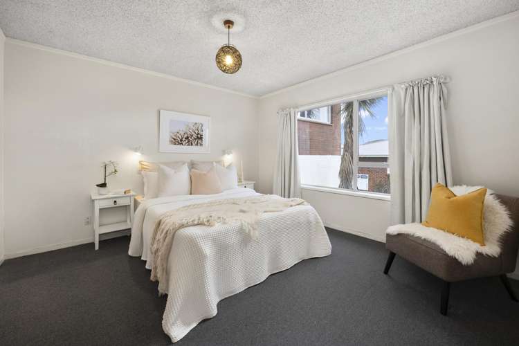 2/240 Onewa Road Birkenhead_9