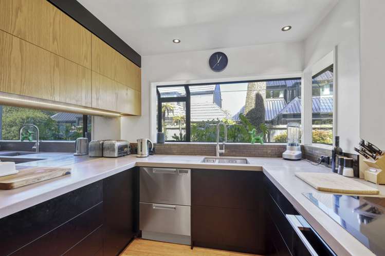 2 Holmcroft Court Cracroft_3