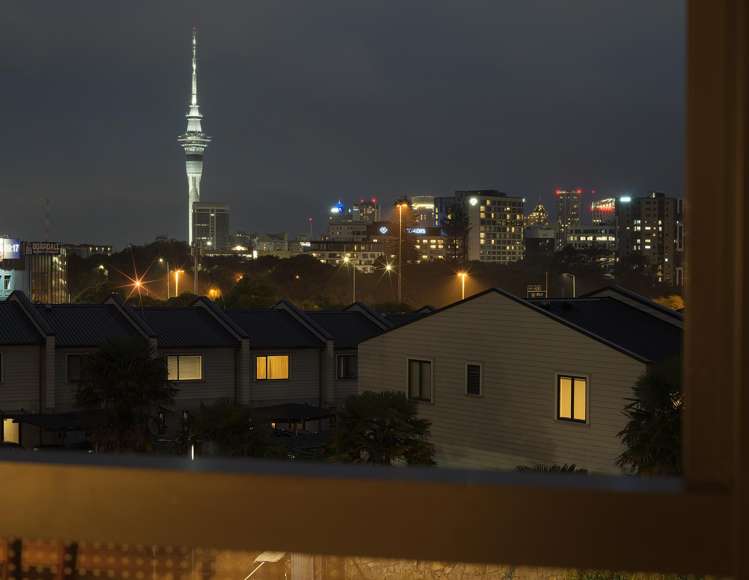 2W/16 Burton Street Grafton_15