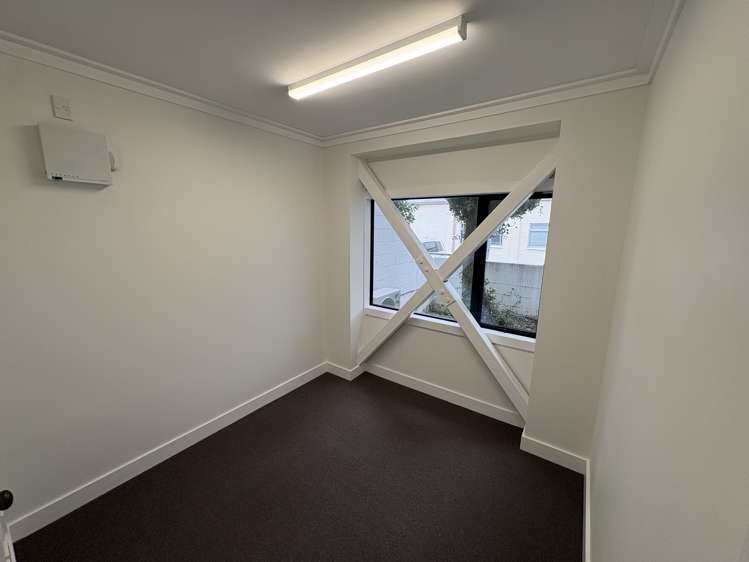 200 Warren Street North Hastings_8