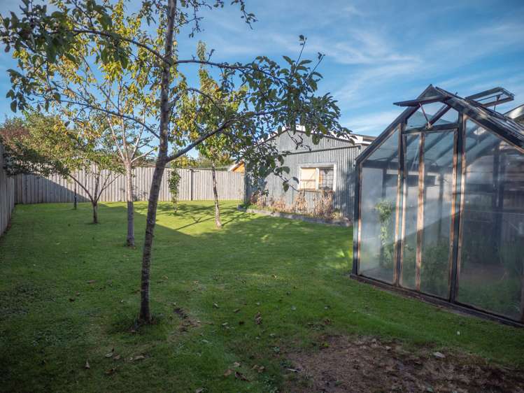 12 Wamphray Street Nightcaps_16