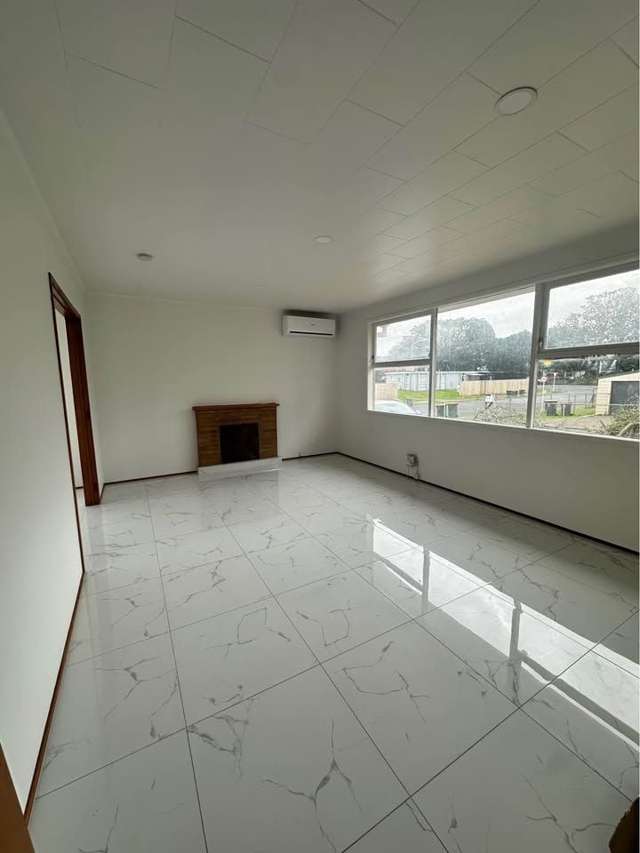 Large family home renovated ready to move in now!