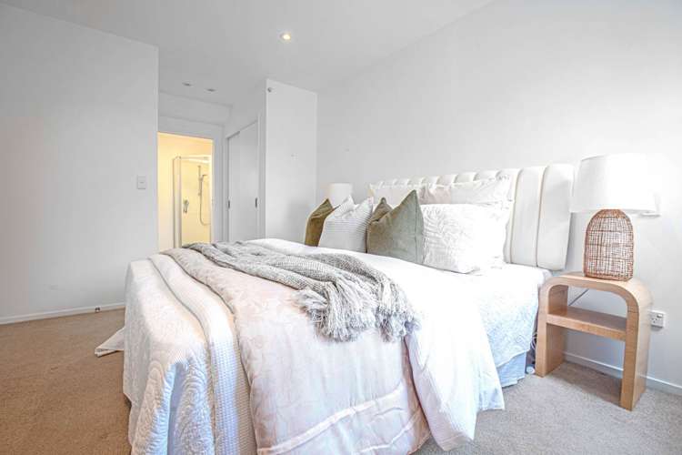 83 Fernhill Way Oteha_17