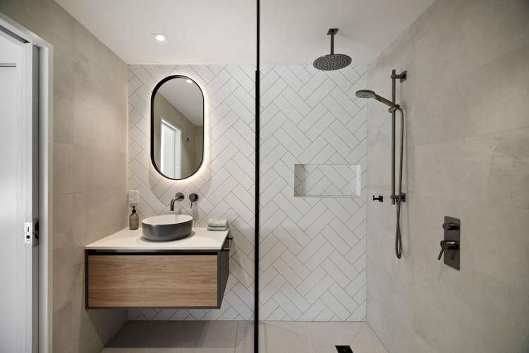 635 Peninsula Road Kelvin Heights_24