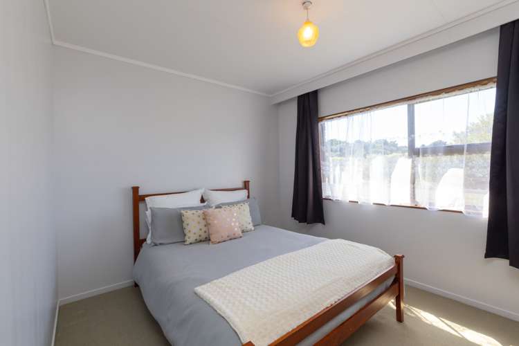 203 Fergusson Road Halcombe_16