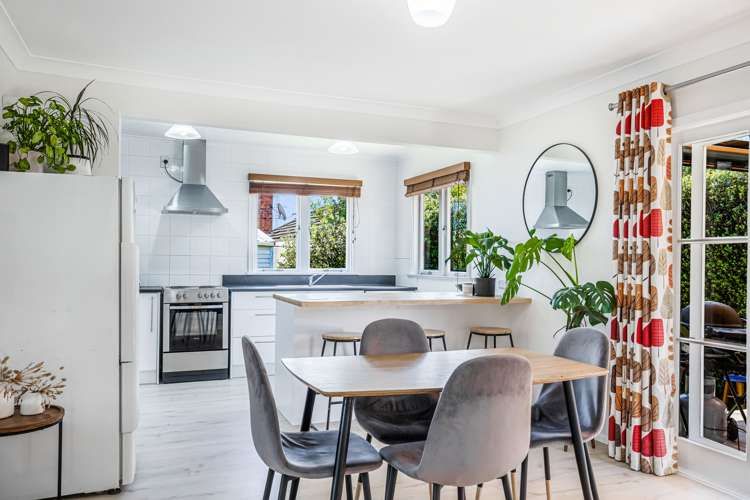 1b Titoki Street Te Atatu Peninsula_15