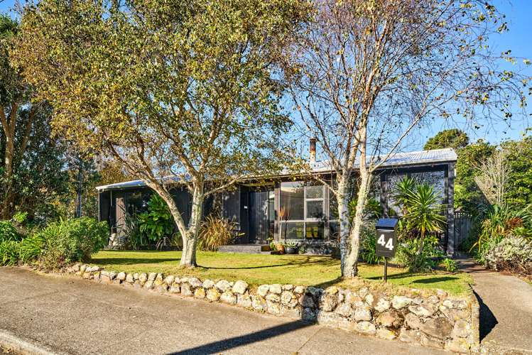 44 Kahu Road Paremata_1