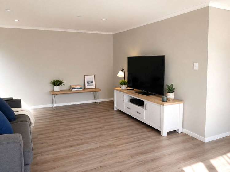 125 Fernhill Way Oteha_2