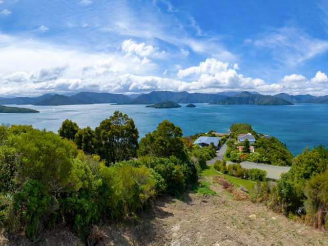 Karaka Point Waikawa_1