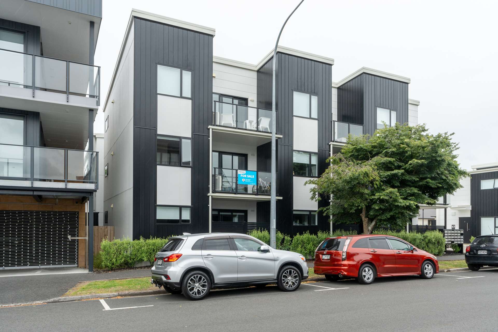 103/17 Vialou Street Hamilton Central_0