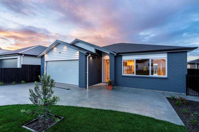 Spacious Brick House – Granny Potential