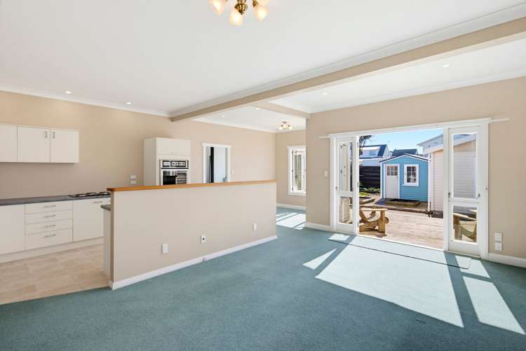 6 Adrian Grove Waikanae Beach_7