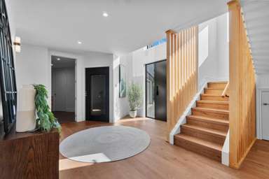 2/21 Eastcliffe Road_1