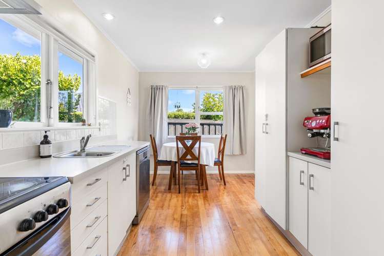 94 Tirimoana Road Te Atatu South_7