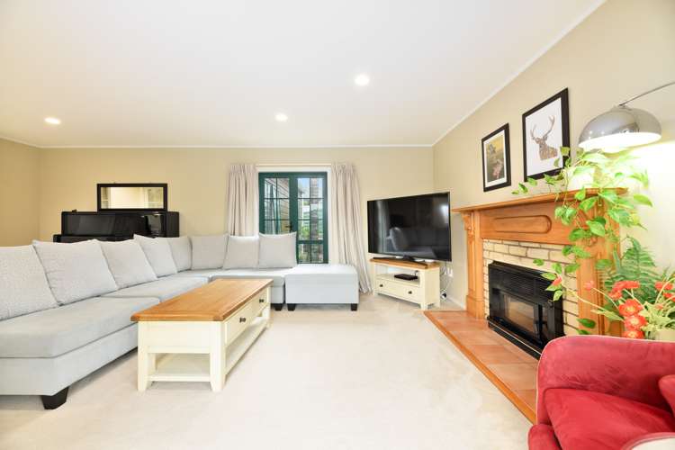 17 Westpark Drive West Harbour Waitakere City Houses for Sale