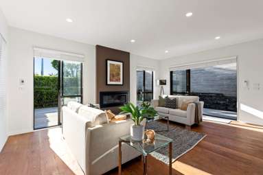 182 Surrey Crescent_4