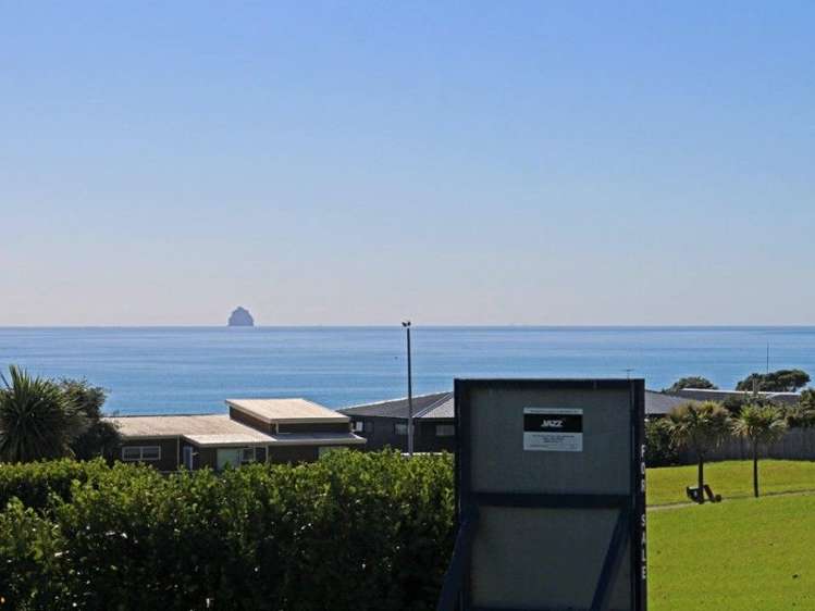 30 Taranga Road Langs Beach_2