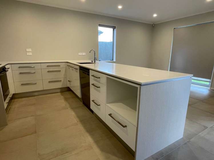 18 Samuel Cassidy Avenue Swanson_5