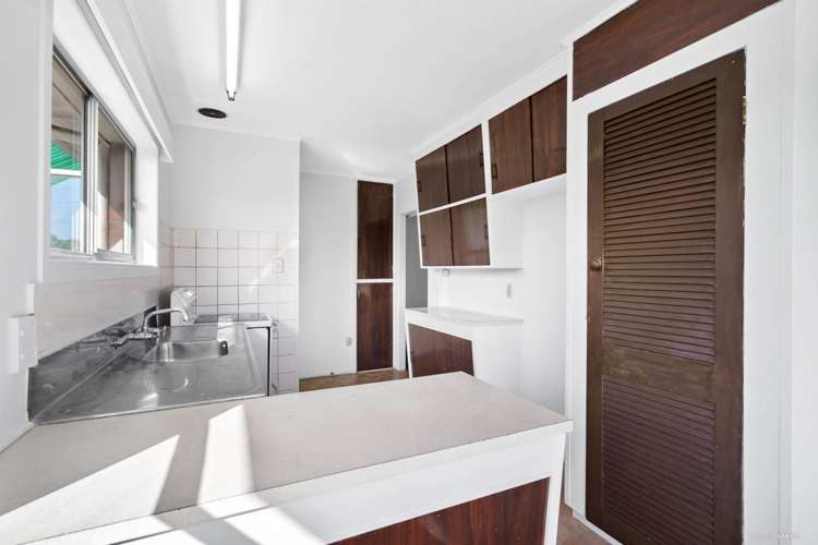 303 Great North Road Henderson_10