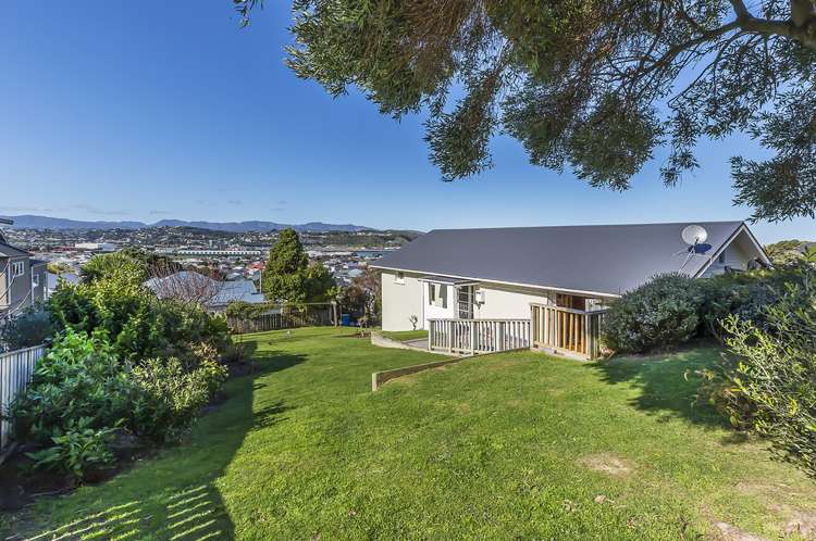 68 Queens Drive Lyall Bay_17