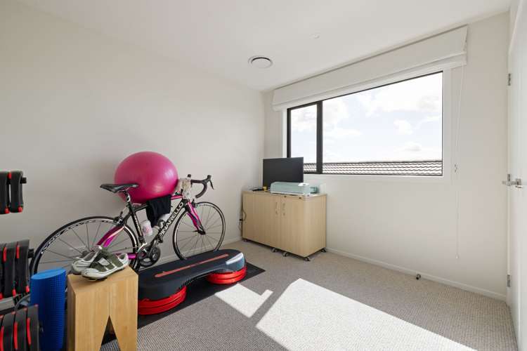 55 Probert Crescent Chartwell_16