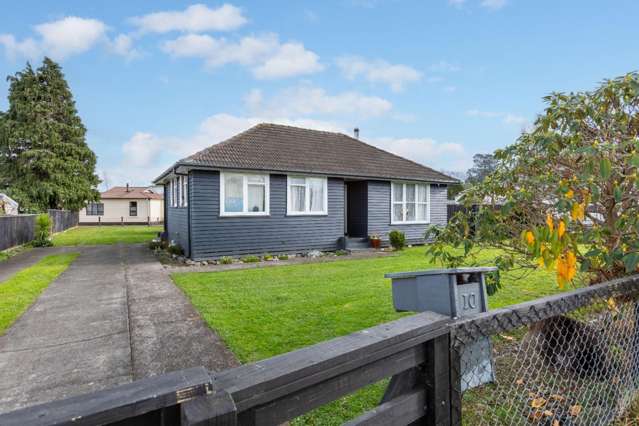 DANNEVIRKE - THREE BEDROOM