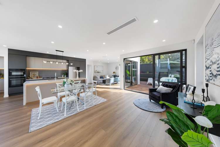 15 Awa Crescent_5