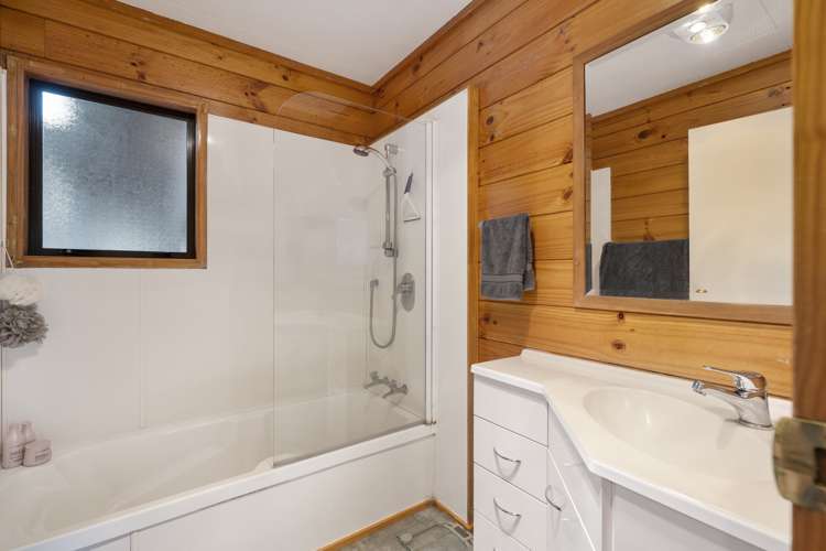 202 Whangamata Road Kinloch_11