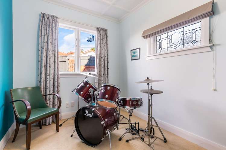 74 Donald Street Karori_13