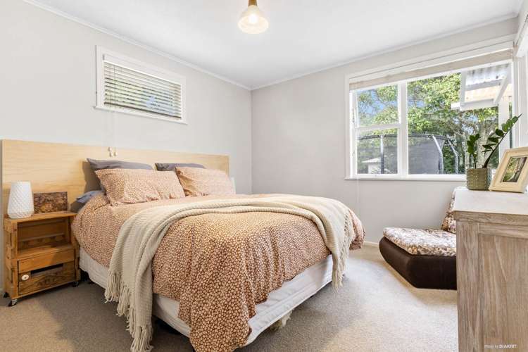 37b Cobham Crescent Kelston_8