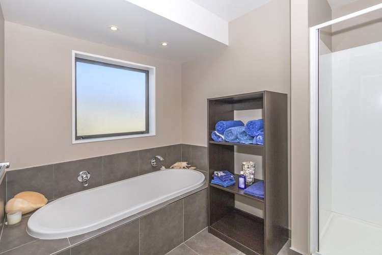 1 Papaumu Green Parklands_11