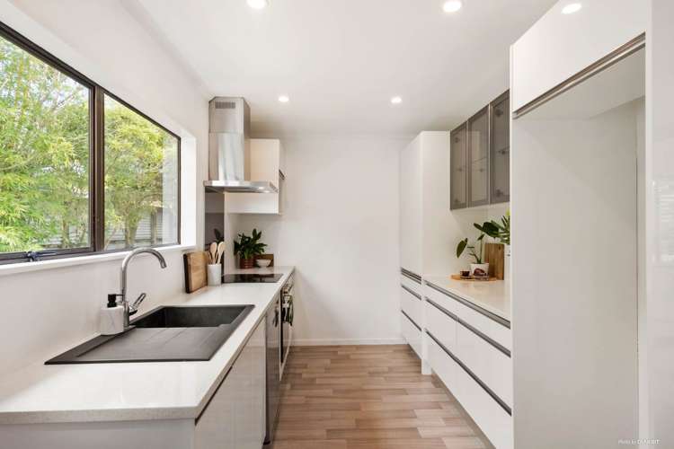 1 Francis Curtis Avenue Blockhouse Bay_13