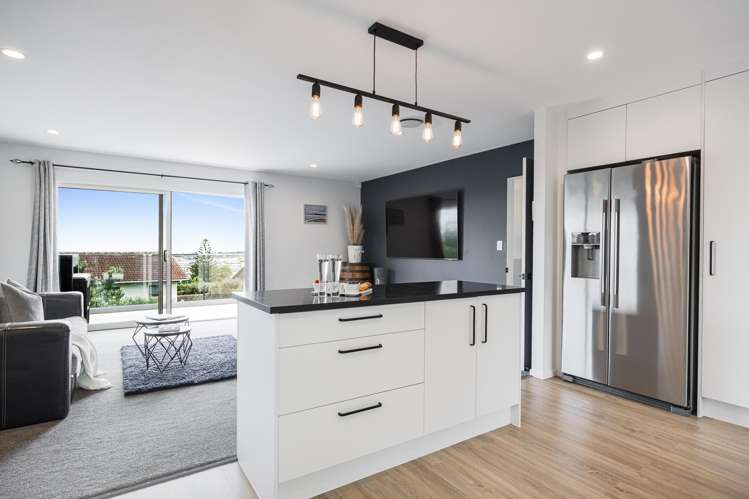 22 Whangaparaoa Road Red Beach_7