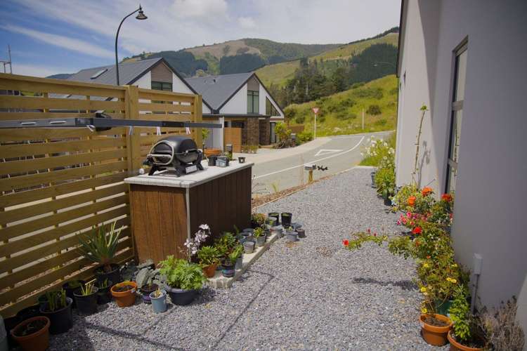 1 Hill Tops Way Stoke_8