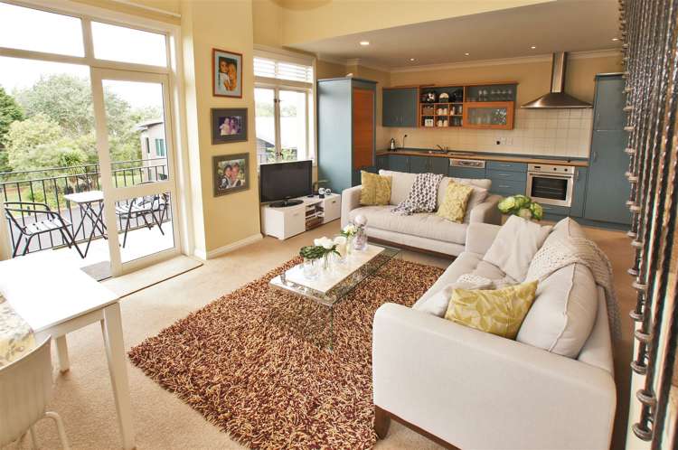 2a/11 London Street Hamilton Central_9