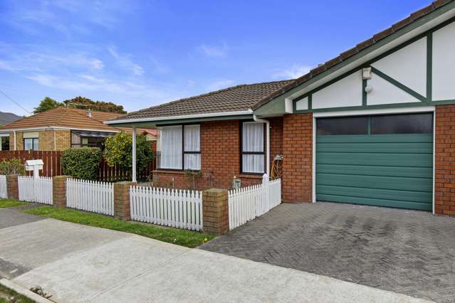 2/12 Birch Street Hutt Central_2