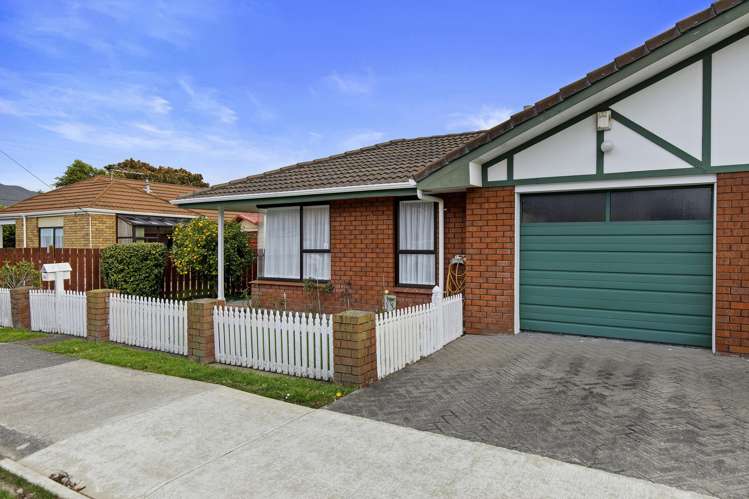 2/12 Birch Street_1