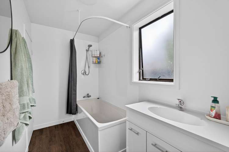 270 Breezes Road Aranui_15