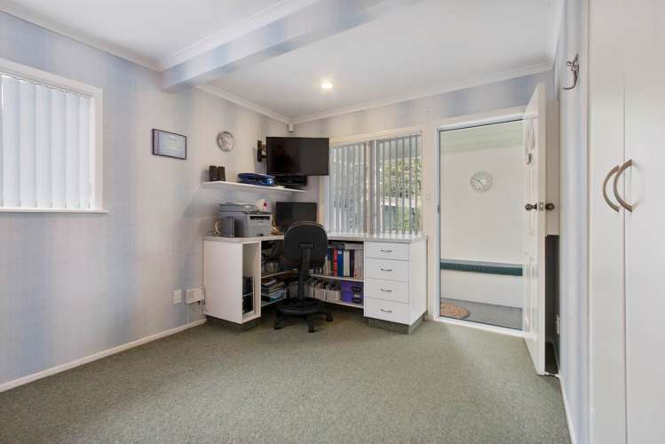 8 Stokes Avenue Te Atatu Peninsula_21