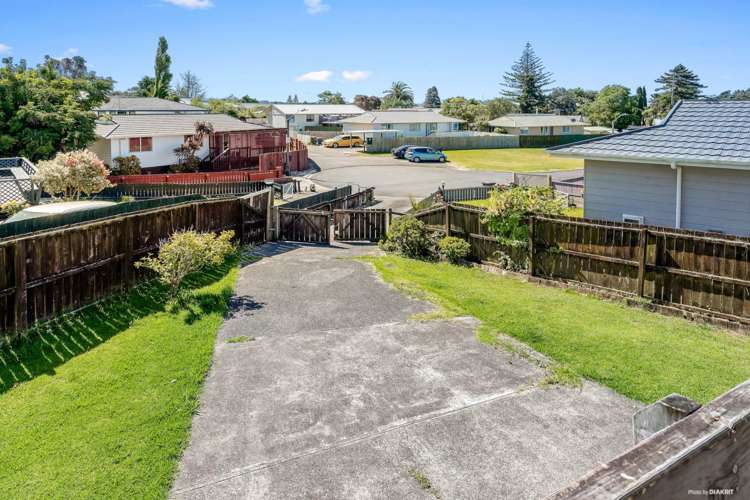 26 Glen Close Glen Eden_15