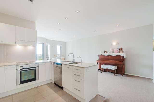 B305/525 East Coast Road Browns Bay_2