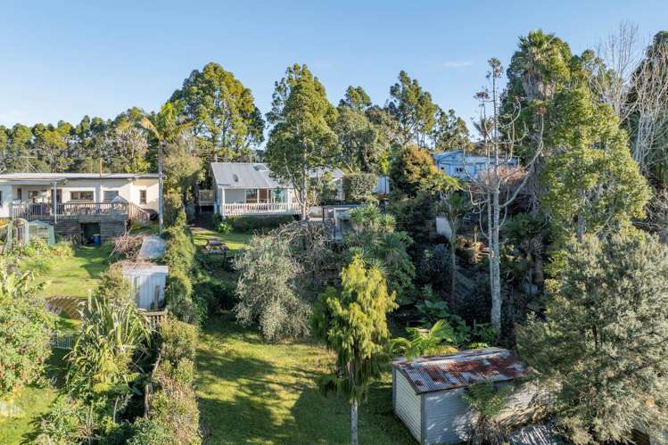 82 Kauri Point Road Laingholm_17