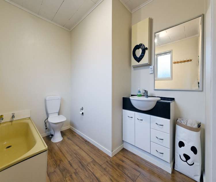 218 Glengarry Road Glen Eden_11