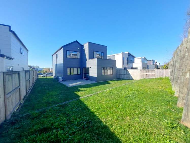 35 Ridgedale Crescent 2743_18