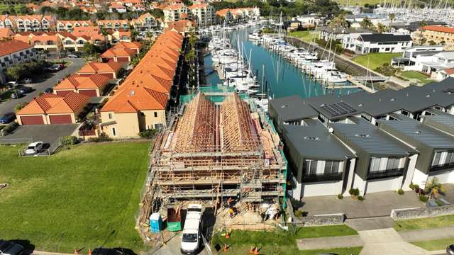 575B Laurie Southwick Parade Gulf Harbour_2