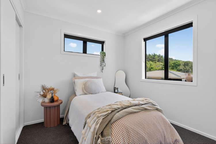 15B Rowe Parade Wainuiomata_17