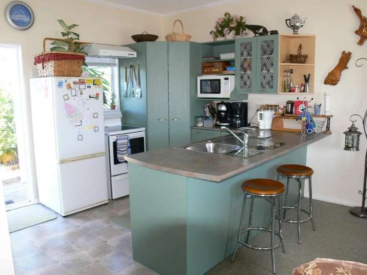 2 Ajax Head Pauanui_2