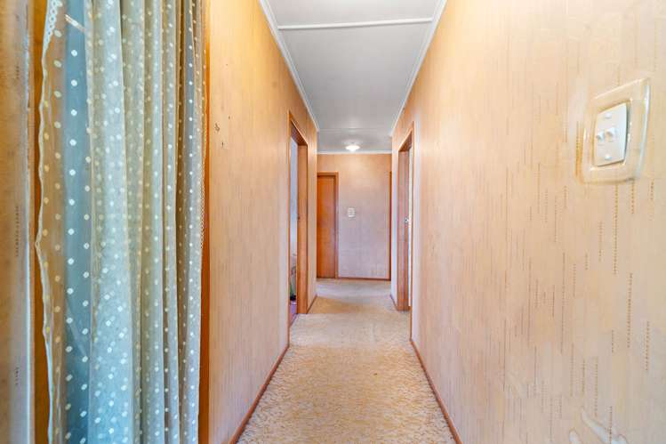 24 Cobham Crescent Kelston_10