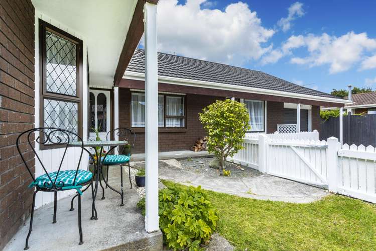 9 California Drive Totara Park_13