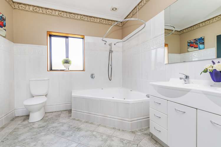 31 Gladys Scott Place Tawa_12